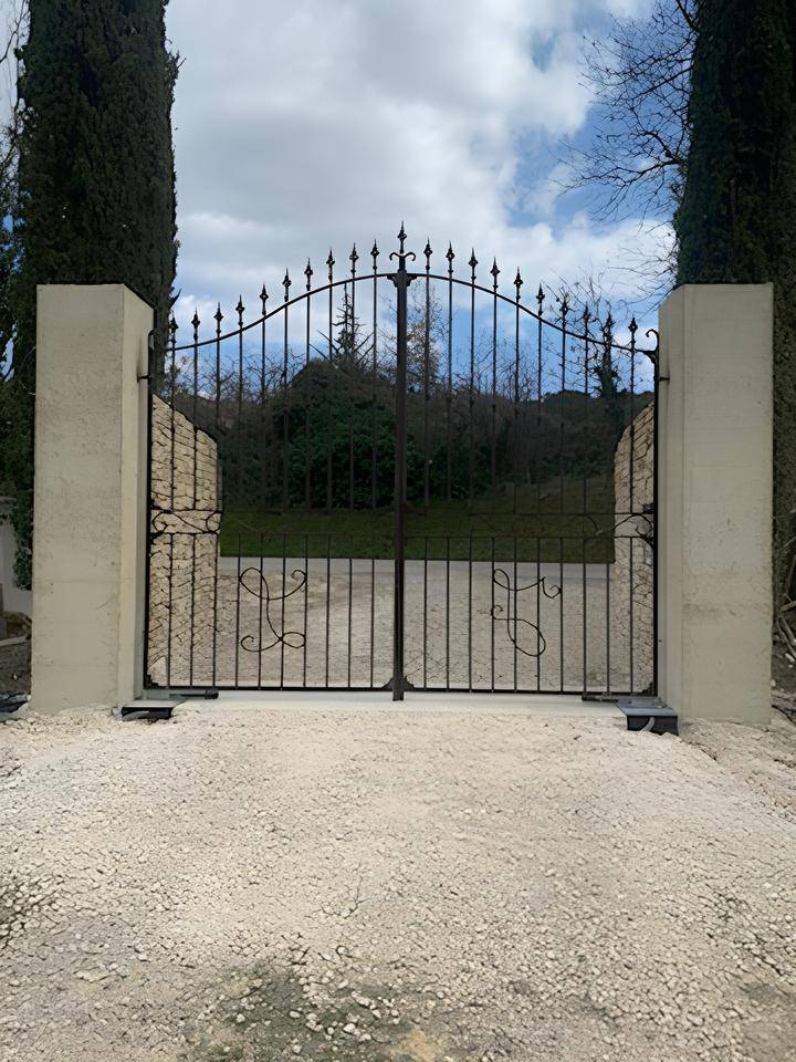 Portail en Fer Forgé Sur Mesure à Pertuis (84) – Savoir Fer