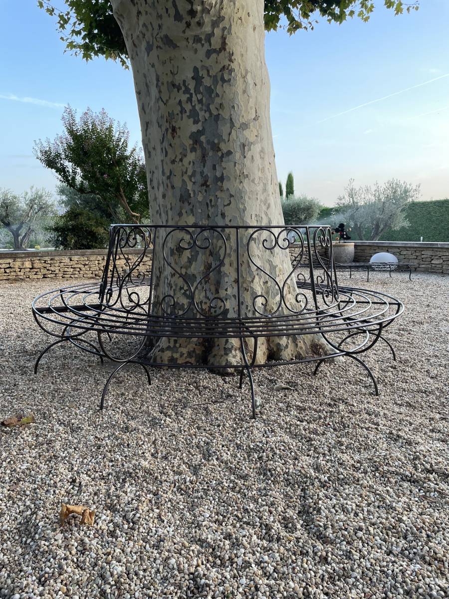 Banc circulaire en fer forgé