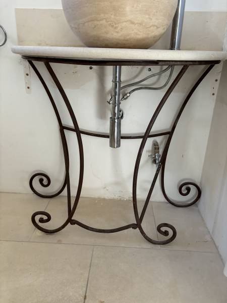 Meuble de Salle de Bain Sur Mesure en Fer Forgé à Joucas (84) – Une Création Signée Savoir Fer