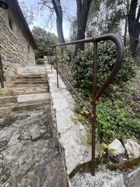 Garde-corps en fer forgé dans le Luberon et ses alentours (84)